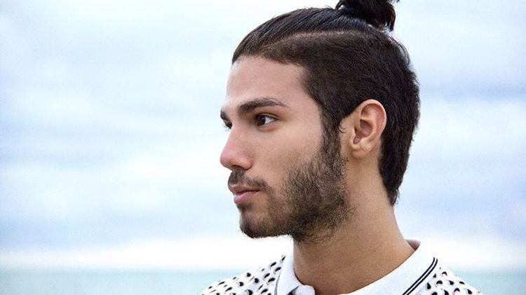 Męski kok może powodować łysienie.