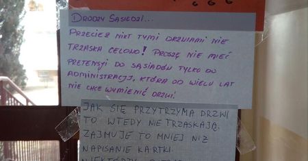 Nietypowa wymiana zdań w jednym z bloków na Białołęce