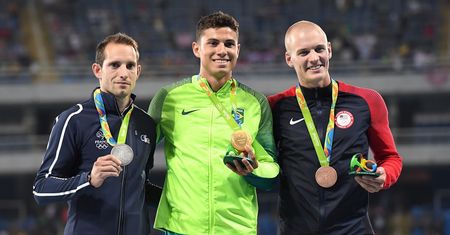 Renaud Lavillenie w Wielkanoc osiągnął swój cel. Skoczył 5,70 m w swoim ogrodzie