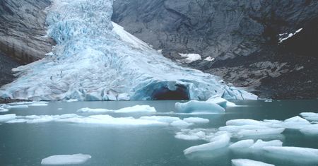 Zmiany klimatyczne wytapiają wieczną zmarzlinę. Rosję będzie to kosztować miliardy dolarów