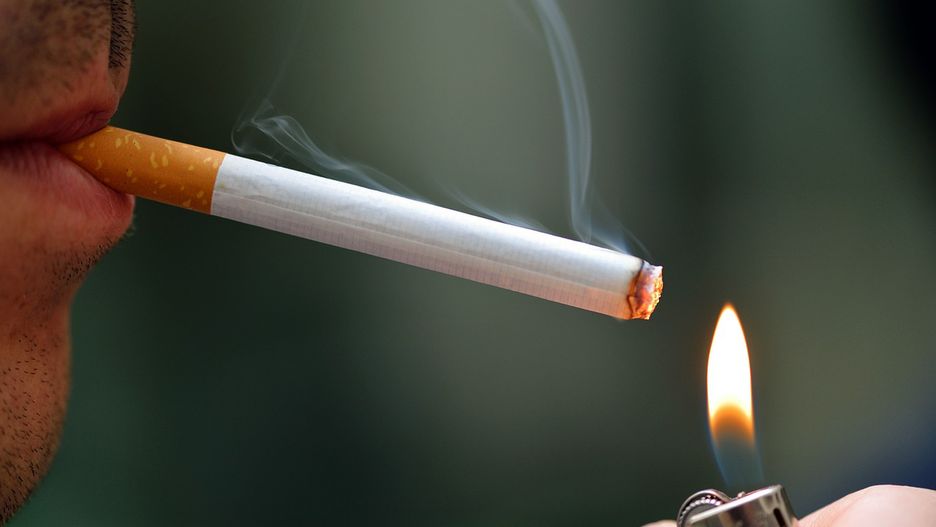 Palenie? Lepiej rzucić jak najszybciej. Ale Polakom idzie to kiepsko