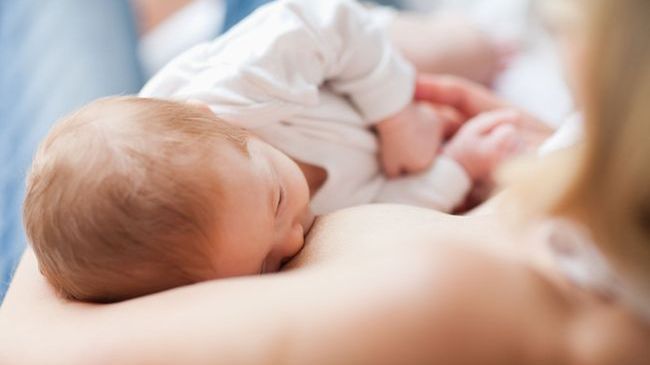 Karmienie piersią to jeden z najbardziej naturalnych aspektów macierzyństwa – podkreśla Agnieszka Mińko, ekspertka laktacyjna – ale też jeden z bardziej stresujących. 