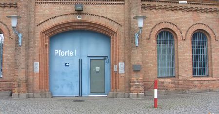 Kolejni więźniowie im uciekli. Berliński zakład karny stał się przedmiotem kpin