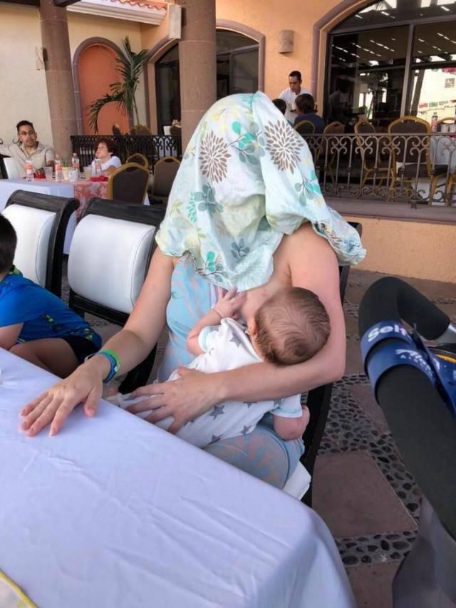 Karmiąca piersią matka została poproszona o zakrycie dziecka. Nikt nie spodziewał się takiej reakcji