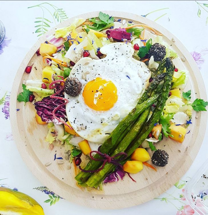 Food plating, czyli jak ciekawie podawać wiosenne jedzenie