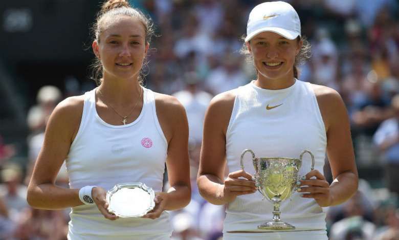 17-letnia Polka wygrała Juniorski Wimbledon! Rozniosła swoją rywalkę w ciągu 73 minut! [WIDEO]