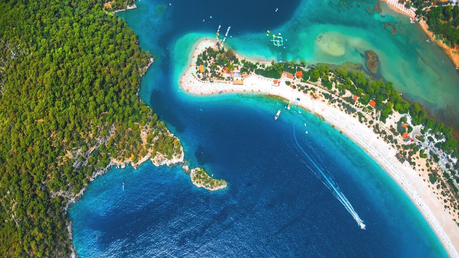 Jedną z największych atrakcji Turcji Egejskiej jest laguna Oludeniz