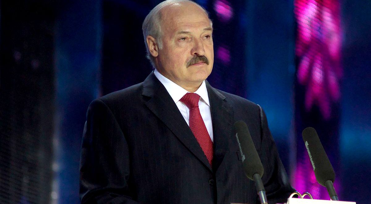 Aleksandr Łukaszenka pokazał się publicznie. Prezydent Białorusi miał mieć wylew