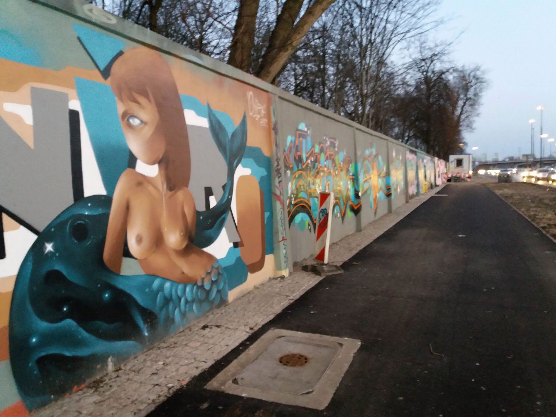 Mieszkańcy stolicy komentują nowe graffiti