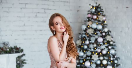 Eleganckie sukienki na każdą okazję. Przecenione nawet o 500 złotych