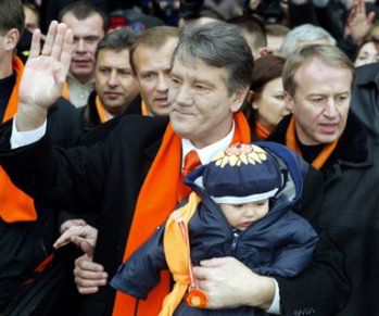 Wiktor Juszczenko chwali parlament i grozi separatystom