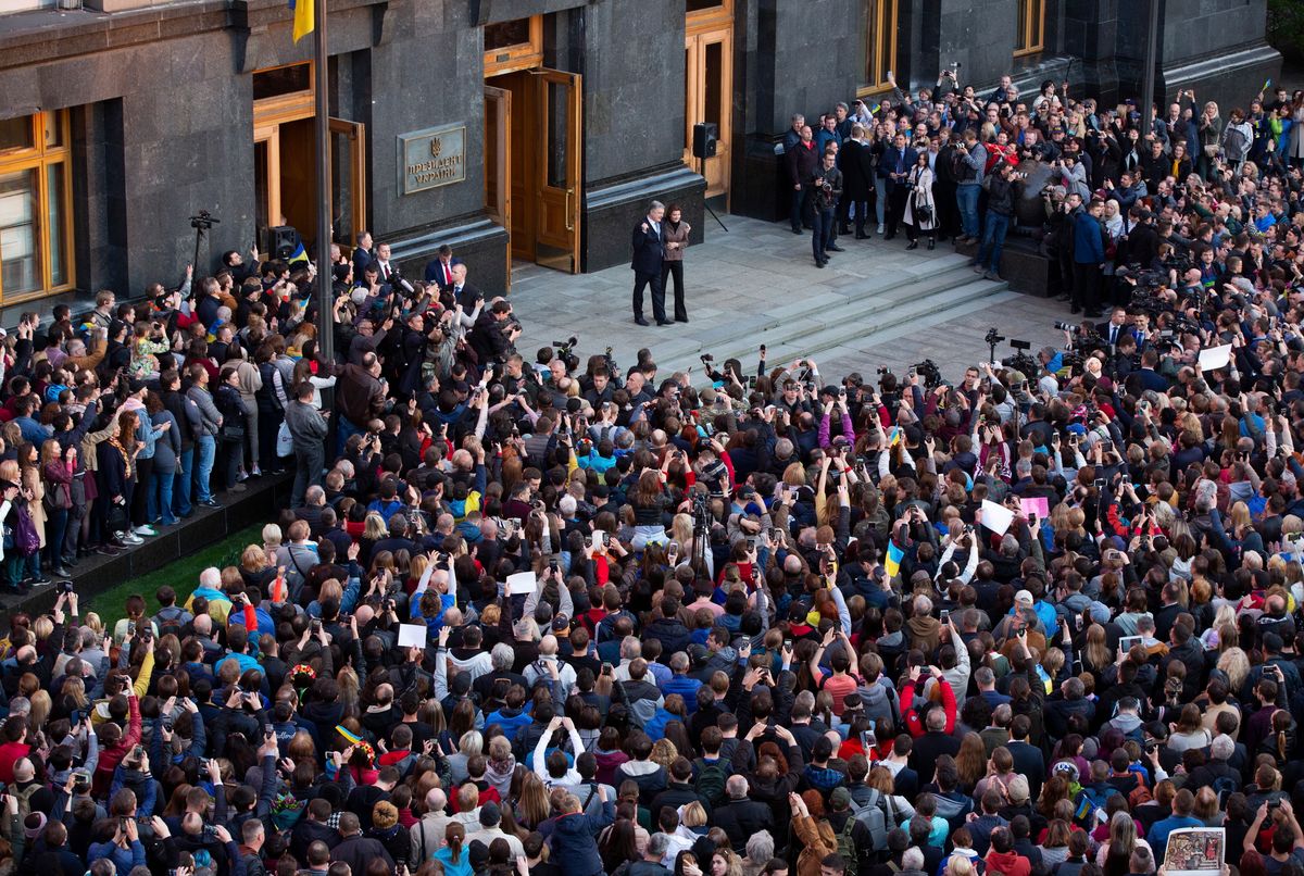 Ukraina. Tłumy przed pałacem Poroszenki. "Razem wrócimy"