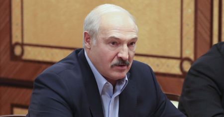 Białoruś. Przez koronawirusa zmarła mu matka, zgłosił na policję Łukaszenkę