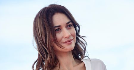 Olga Kurylenko ma koronawirusa. Zdradziła, czym się leczy