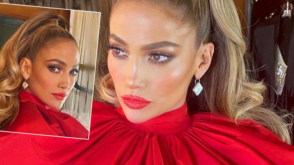 J.Lo na gali People w ognistej czerwieni. Klasa, ale mogło być bardziej sexy. Rozważała kreację w stylu Kim