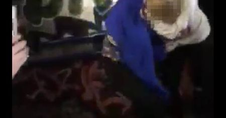 Jelenia Góra: Bójka uczennic Szkoły Podstawowej nr 10 na oczach kolegów. 14-latki pobiły się za pieniądze