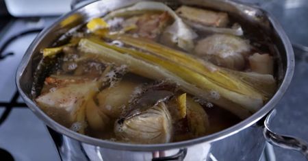 Wyborny rosół kolagenowy. Jedna szklanka dziennie i botoks nie będzie potrzebny