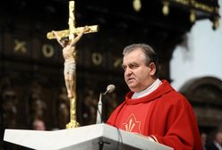 Msza z okazji miesięcznicy smoleńskiej. "Niszczą wizerunek Matki Bożej, nienawidzą Kościoła"