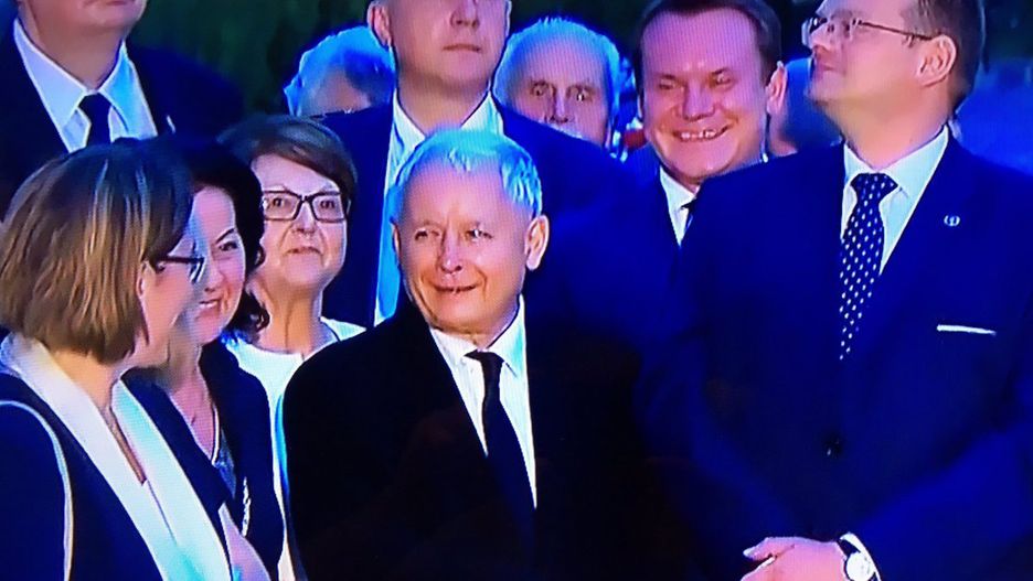 Jarosław Kaczyński i politycy PiS na miesięcznicy smoleńskiej