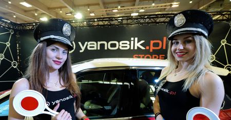 Yanosik uczy, jak korzystać z aplikacji. Podobno nie wszystkie funkcje są znane