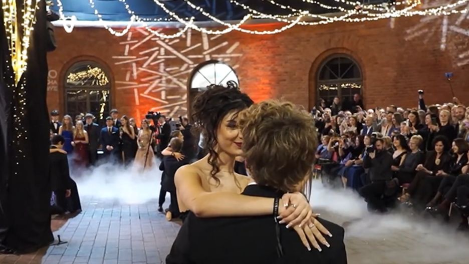 Uczniowie warszawskiej szkoły zachwycili wykonaniem walca