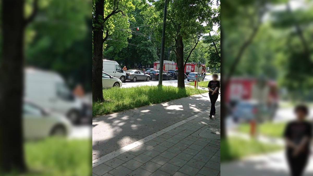 Zderzenie czterech pojazdów na Al. Racławickich