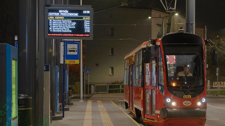 Śląskie. Zarząd Transportu Metropolitalnego zainstalował tablice w 18 gminach na blisko 90 przystankach komunikacji miejskiej.