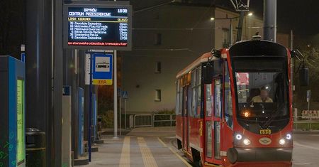 Śląskie. Za ile minut autobus? Kolejnych 90 tablic elektronicznych na przystankach ZTM