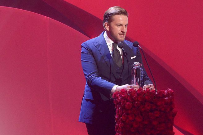 Sprzedano milion książek Szczepana Twardocha