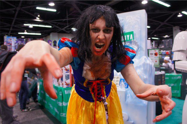 Dziewczyny z najfajniejszymi... kostiumami z WonderCon 2012 32