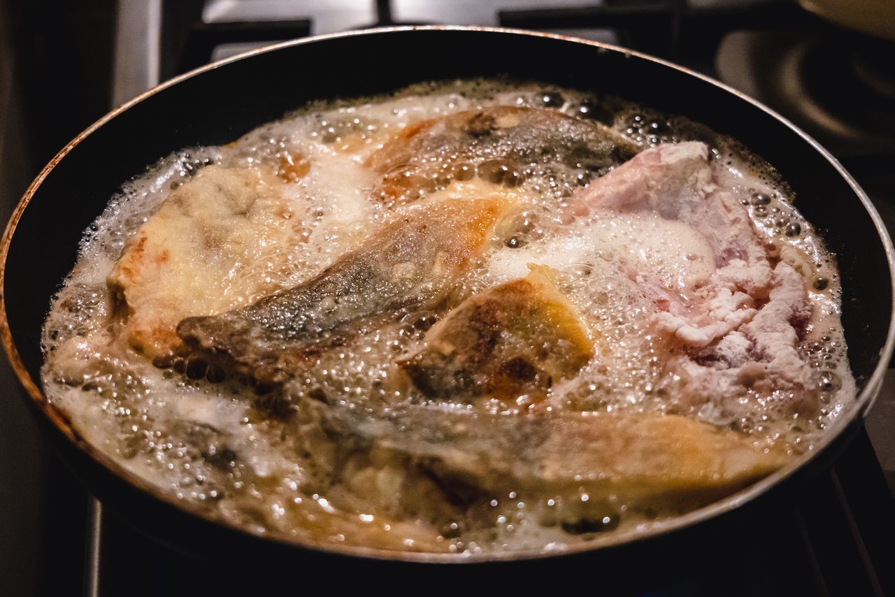 The old proven method helps with the smell of fried fish.