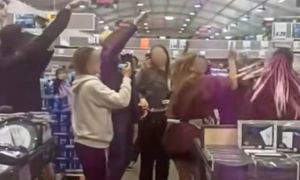 Ale sceny w Lidlu. Aż zaczęła nagrywać. Hit