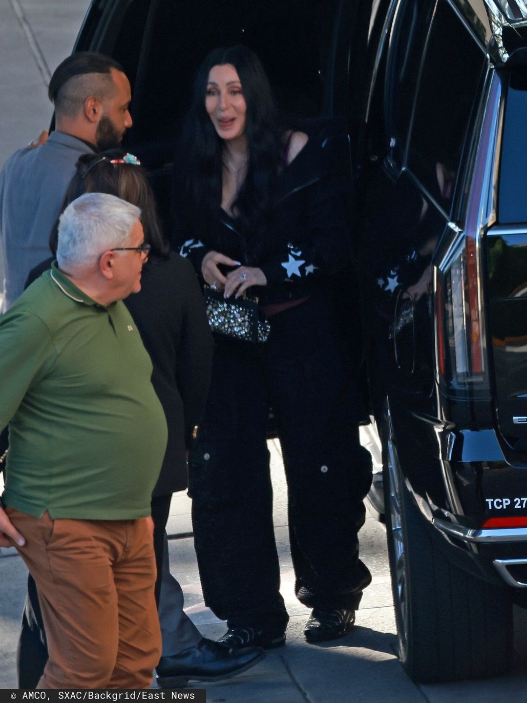 Cher pokazała wielki, diamentowy pierścionek