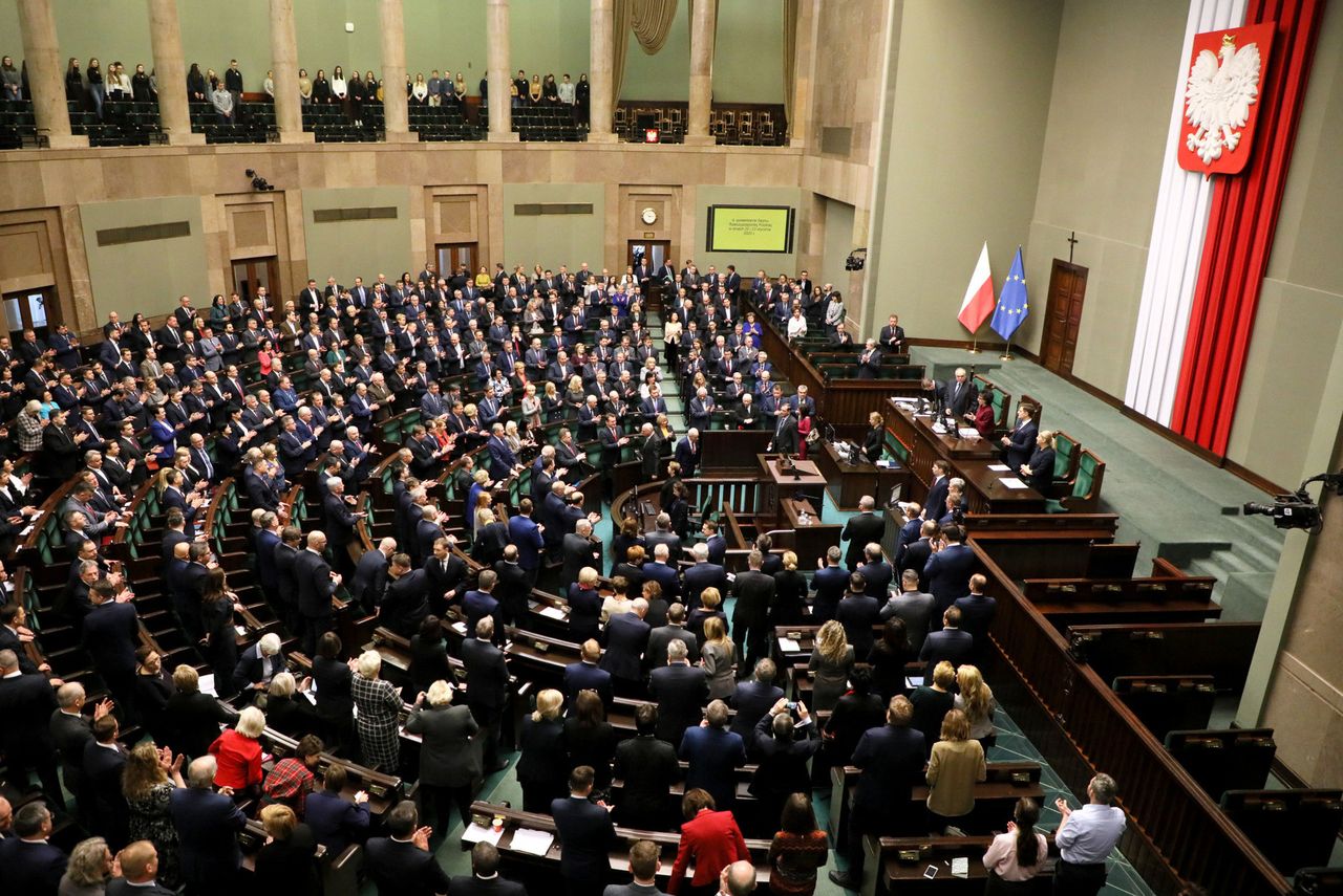 Raport na temat wypadków w Sejmie. Szkoda, że mocno przeterminowany