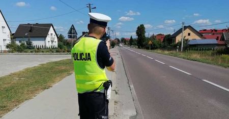 Ponad dwukrotnie przekroczył prędkość. Mandat też dostał podwójny