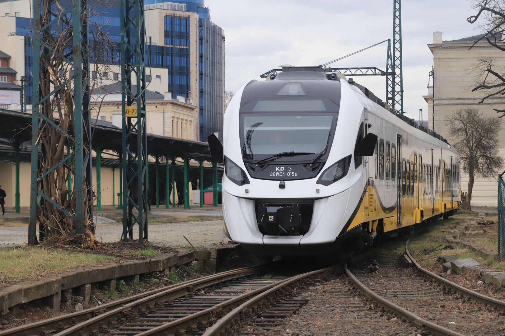 Nowy rozkład Kolei Dolnośląskich. Połączenia nad morze, do Karpacza i nocny sprinter