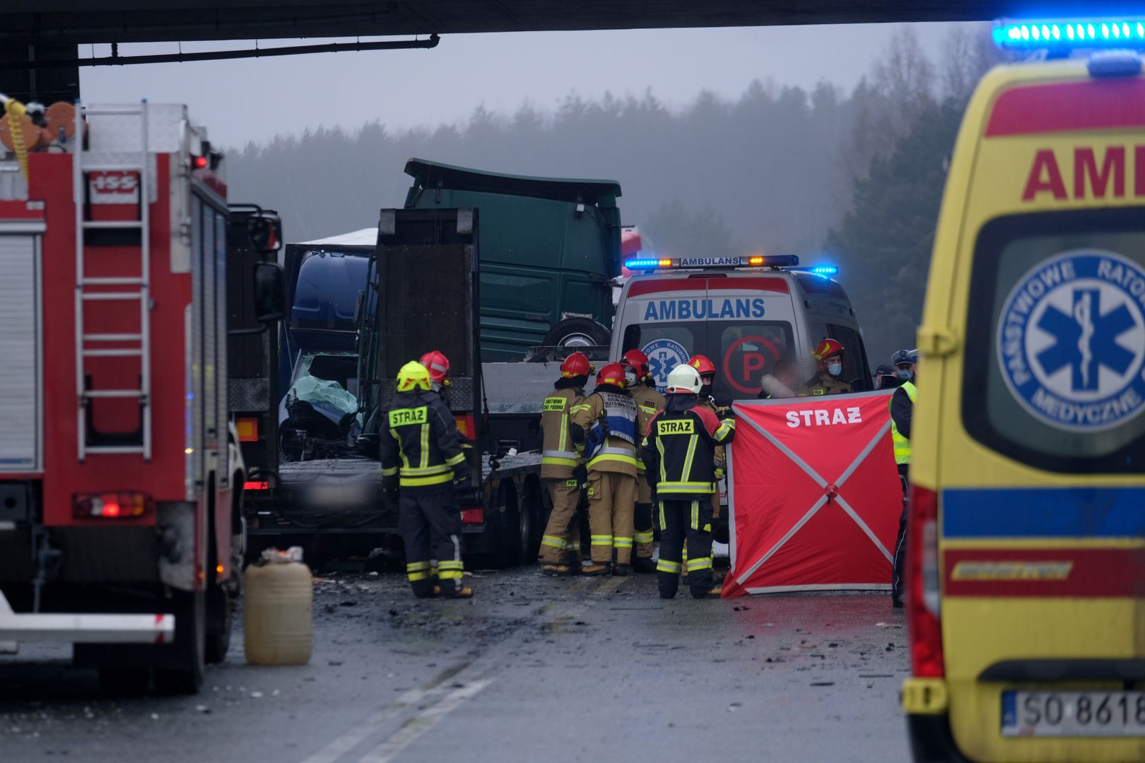 Tragedia na S1. W karambolu zginęła matka i niemowlę