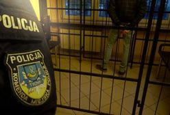 Śląsk. 27-latek zniszczył 11 samochodów i drzwi stacji paliw