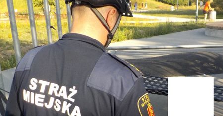 15-latek na placu zabaw. Został złapany na gorącym uczynku