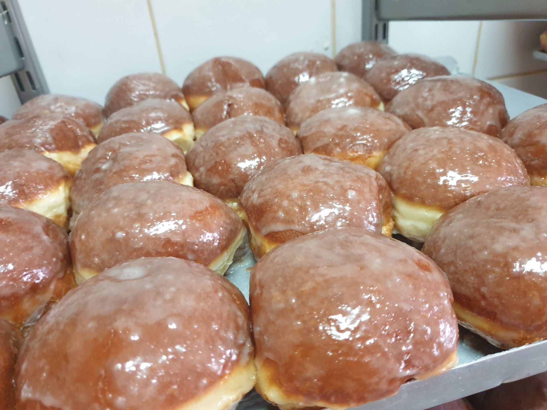 Na Górczewskiej w tłusty czwartek smażą nawet do 10 tys. pączków