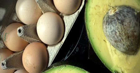 Jakie produkty pomagają naturalnie obniżyć cholesterol?