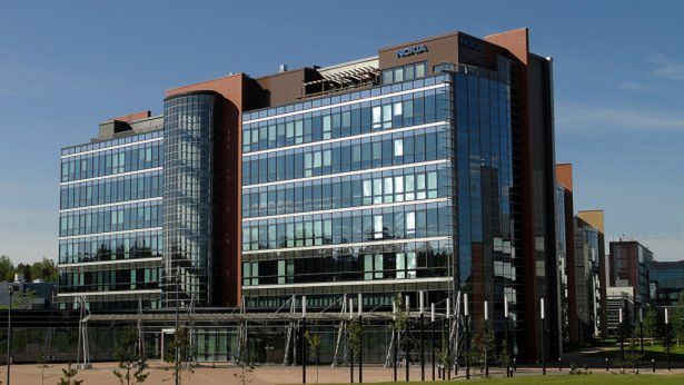 Nokia się wyprzedaje, ale pozostanie fińską marką 1