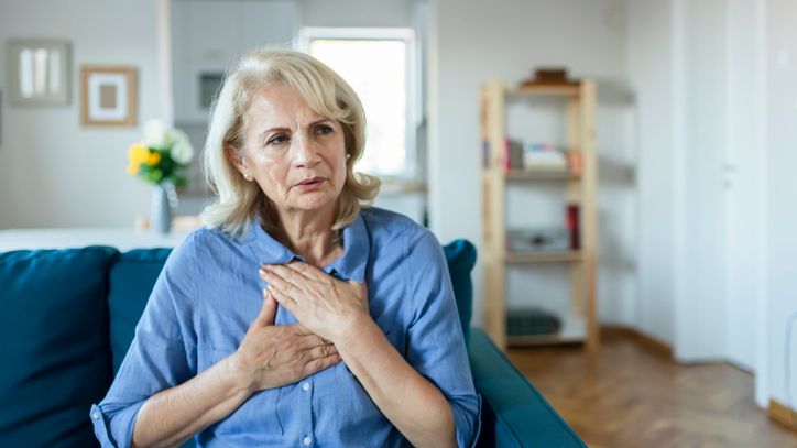 Wyrostek mieczykowaty jest narażony na różne urazy, które objawiają się bólem. 