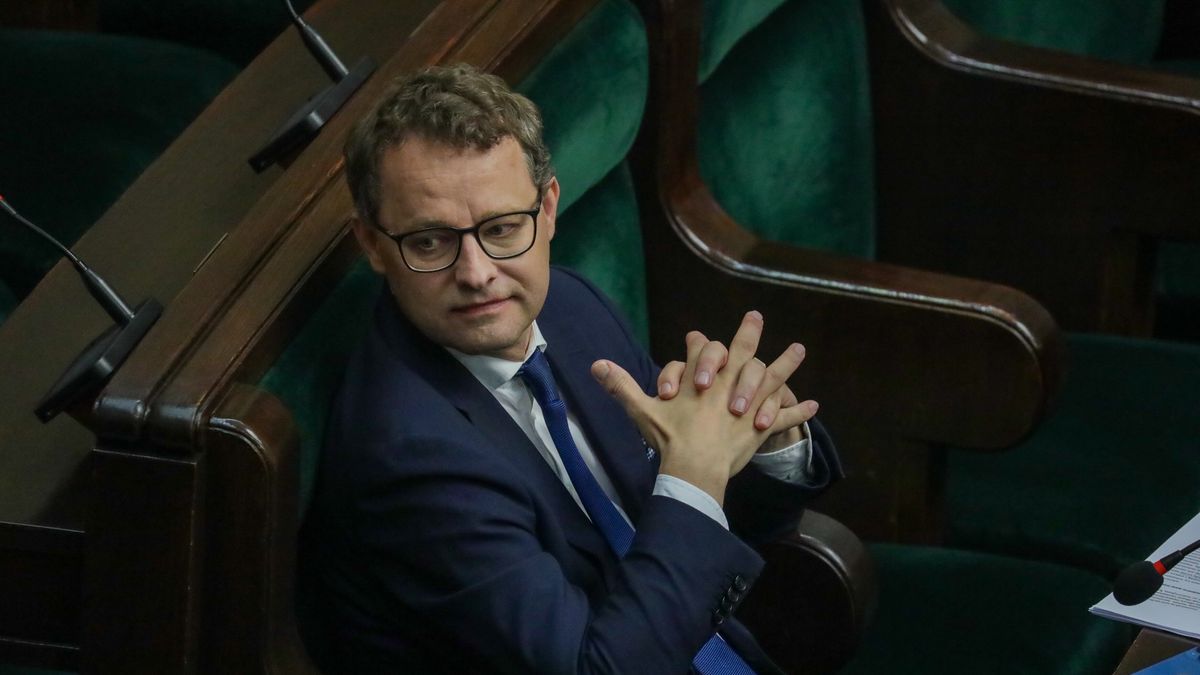 Marcin Romanowski
Tomasz Gzell
10 10. kadencja kadencji, 15 15. posiedzenie posiedzenia, obrad, obrady, plenarna, polityk polityka, pose�, posiedzenie, posiedze�, sala, sejm, sejm sejmu sejmie, sejmu