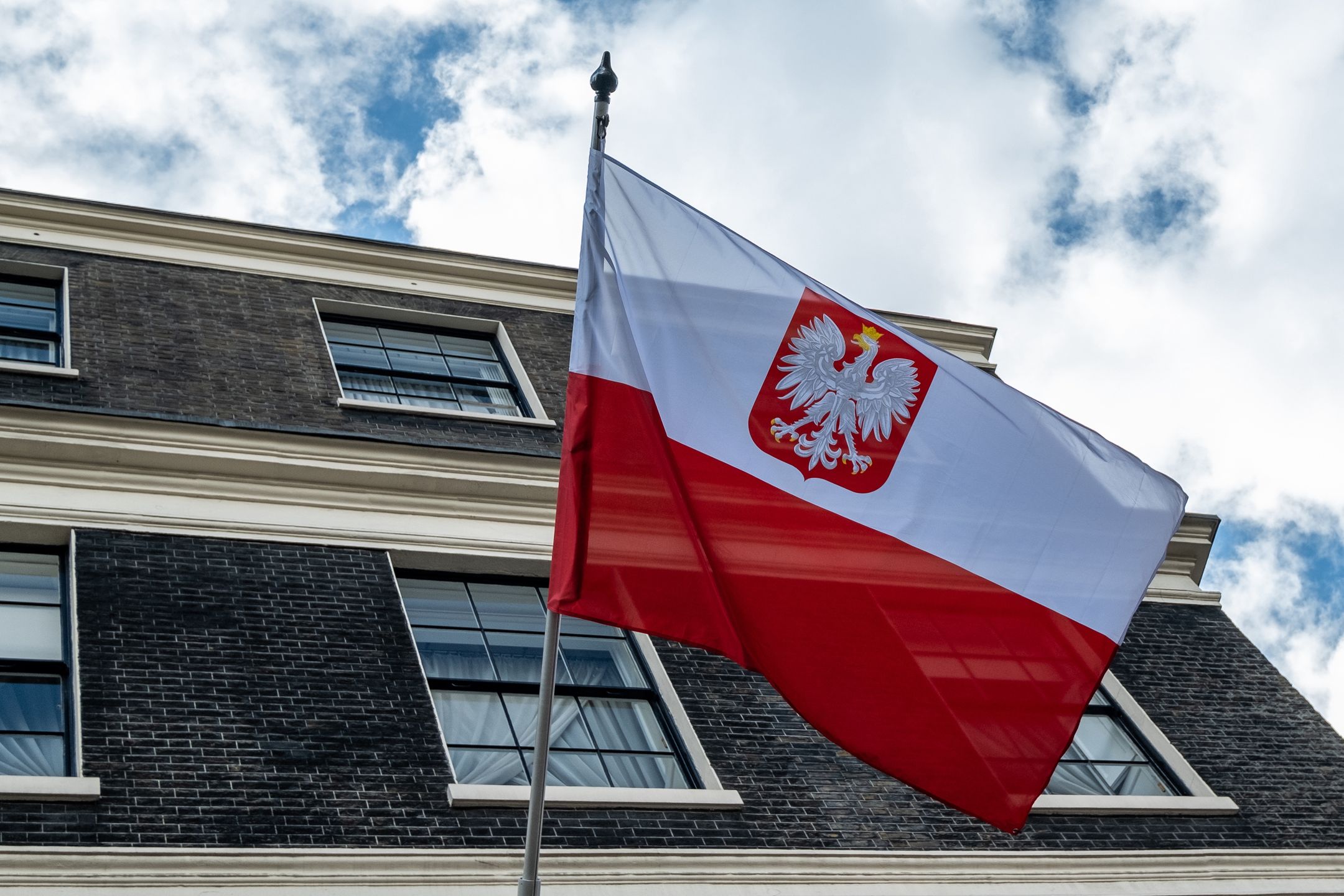 Warto wiedzieć, gdzie w kraju, do którego podróżujemy znajdują się polska ambasada lub konsulat 