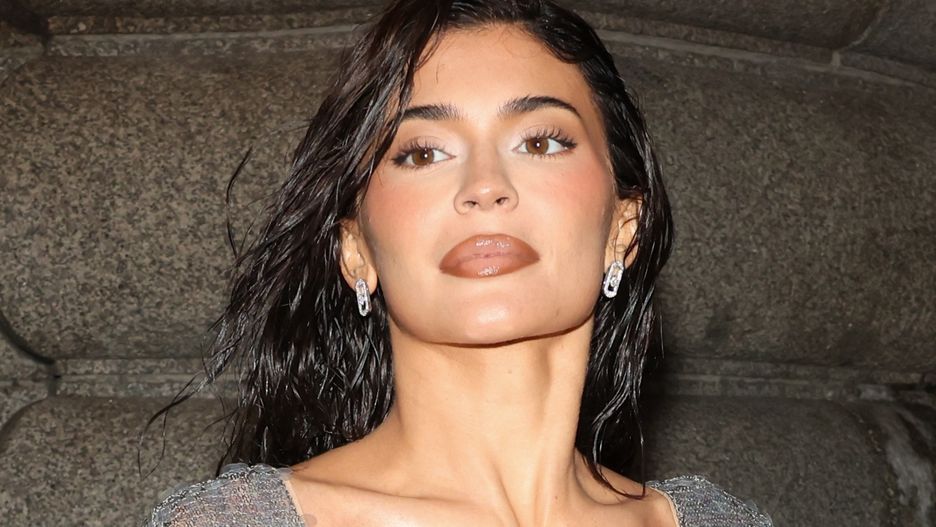 Kylie Jenner w błyszczącej mini