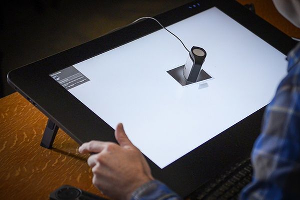 Wacom Color Manager - urządzenie do łatwej kalibracji tabletów graficznych z monitorami