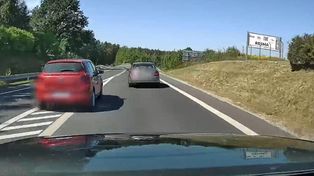 Agresywna jazda kierowcy dacii. Mężczyzna namierzony i ukarany