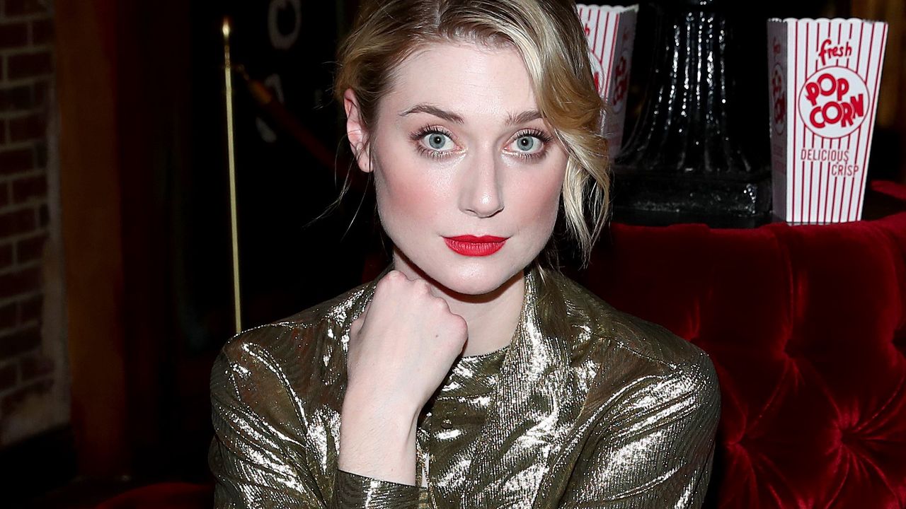 "The Crown". Elizabeth Debicki jako Lady Diana. Podobieństwo jest uderzające