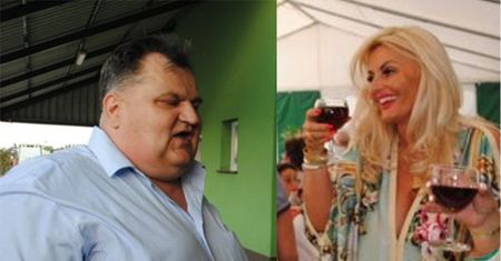 Minister rolnictwa imprezuje z... burdelmamą z TTV! Bawili się u hodowcy norek